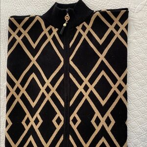 Ann Klein geometric knit zip front poncho in black and tan. OS